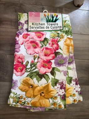 Floral hand towels set of 2